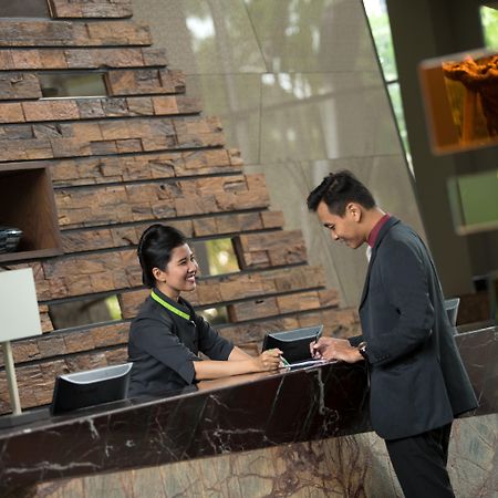 Holiday Inn Cikarang Jababeka By Ihg Exterior foto